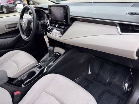 Used 2022 Toyota Corolla LE image 33