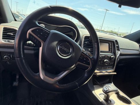 Used 2015 Jeep Grand Cherokee Laredo w/ Quick Order Package 23E AWD/4WD image 10