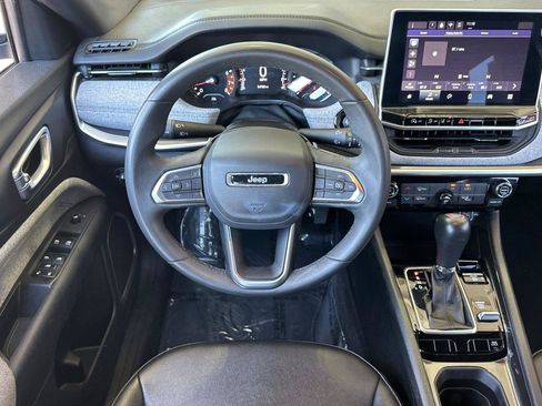 Certified 2024 Jeep Compass Latitude AWD/4WD image 14