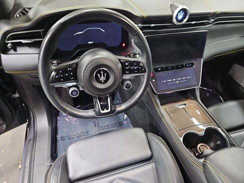 Used 2023 Maserati Grecale Modena image 17