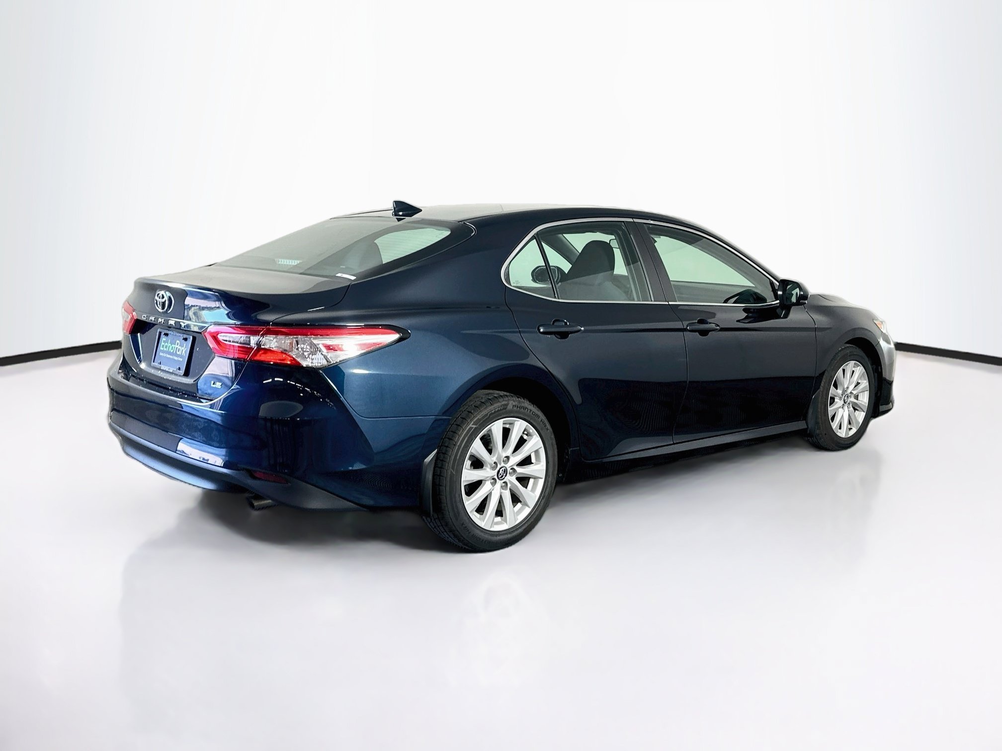 Used 2019 Toyota Camry LE FWD image 9