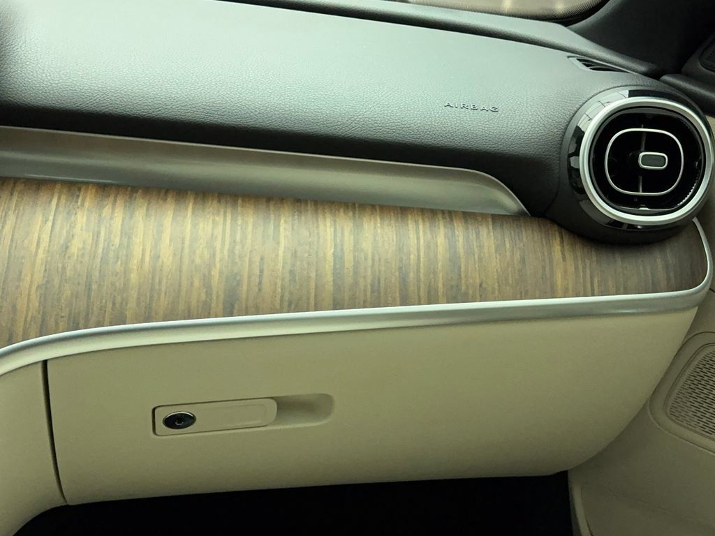 Used 2024 Mercedes-Benz C 300 4MATIC Sedan image 20