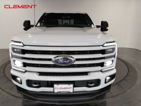 Used 2024 Ford F250 Platinum image 2