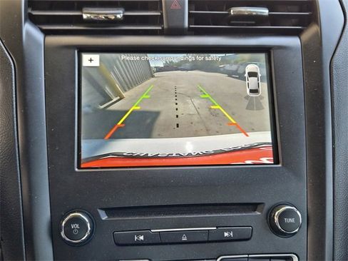 Used 2018 Ford Fusion SE w/ Equipment Group 201A image 19