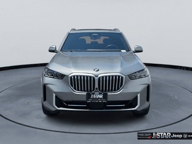Used 2025 BMW X5 xDrive40i w/ Climate Comfort Package AWD/4WD image 2