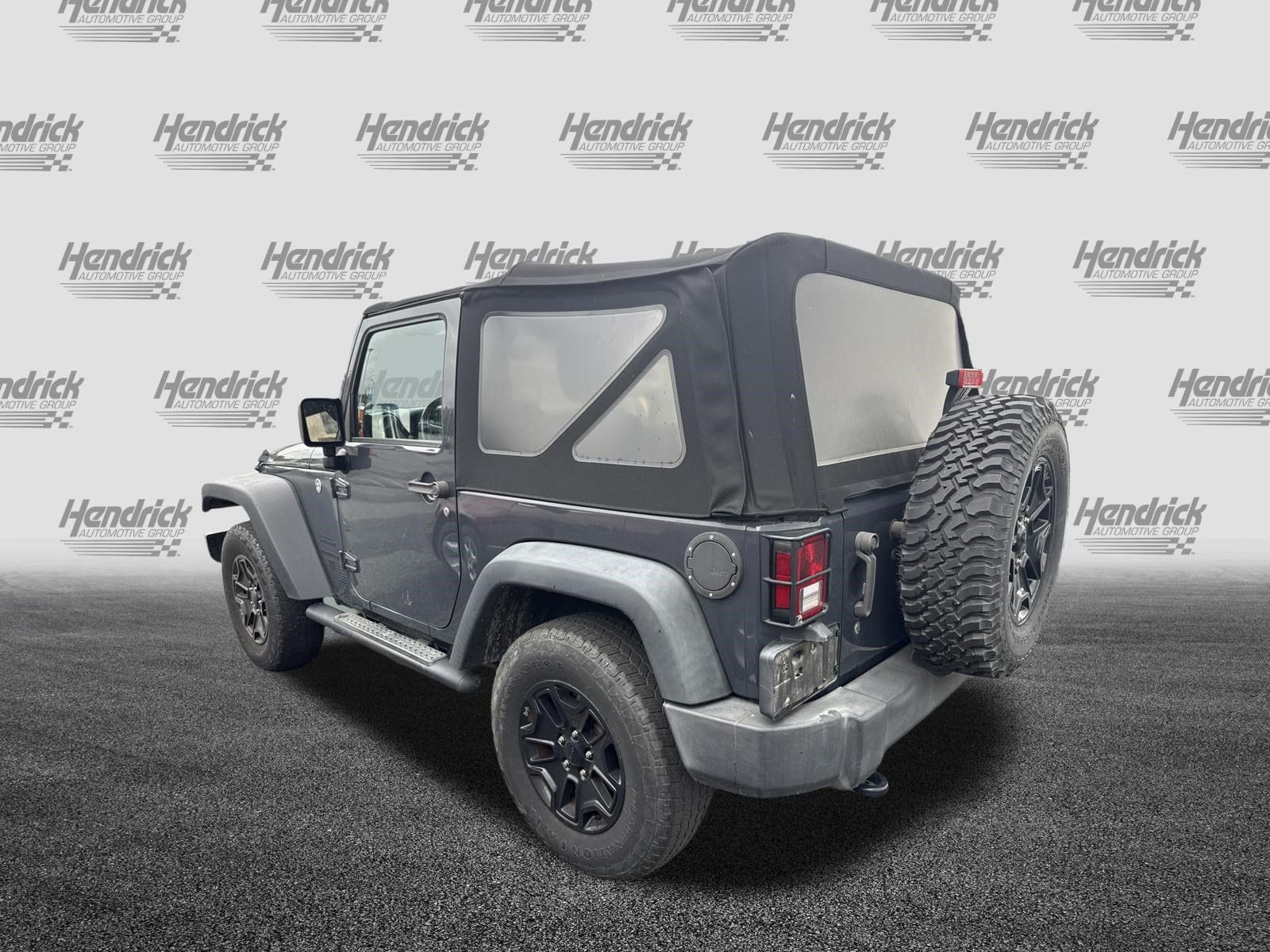Used 2016 Jeep Wrangler Sport w/ Mopar Black Appearance Group AWD/4WD image 7