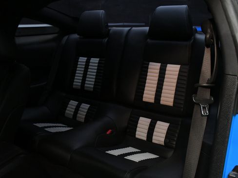 Used 2011 Ford Mustang Shelby GT500 w/ SVT Performance Pkg image 32