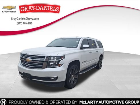 Used 2017 Chevrolet Suburban Premier image 1