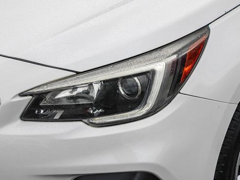 Used 2018 Subaru Outback 2.5i Premium image 5