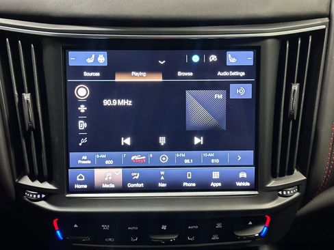 Used 2024 Maserati Levante GT Ultima image 36