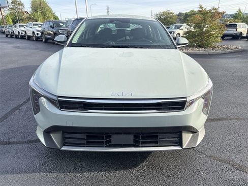 New 2025 Kia K4 EX image 2