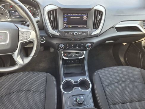 Used 2024 GMC Terrain SLE AWD/4WD image 16