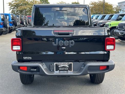 New 2025 Jeep Gladiator Sport image 11
