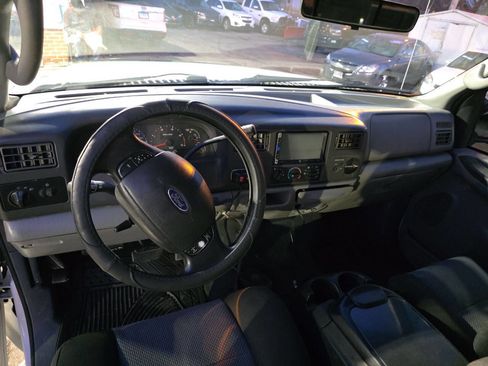 Used 2004 Ford F250 XL image 16