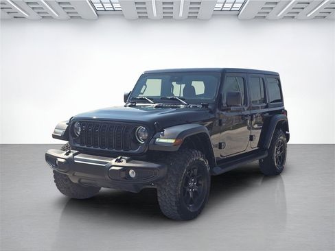 Used 2024 Jeep Wrangler Willys image 7