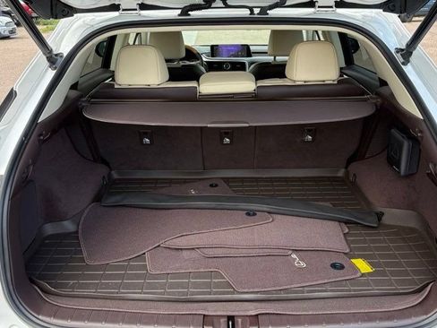 Used 2017 Lexus RX 450h AWD w/ Cold Weather Package image 18
