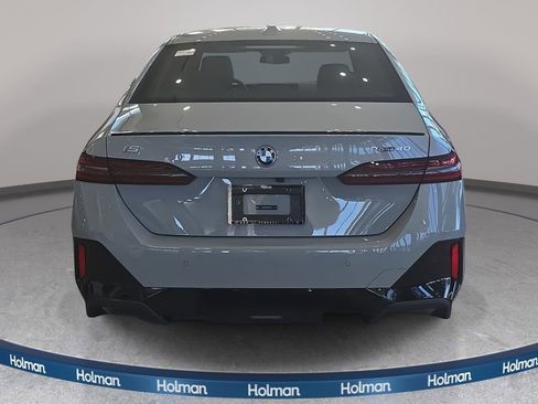 New 2026 BMW i5 eDrive40 image 5