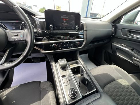 Used 2022 Nissan Pathfinder SV AWD/4WD image 35
