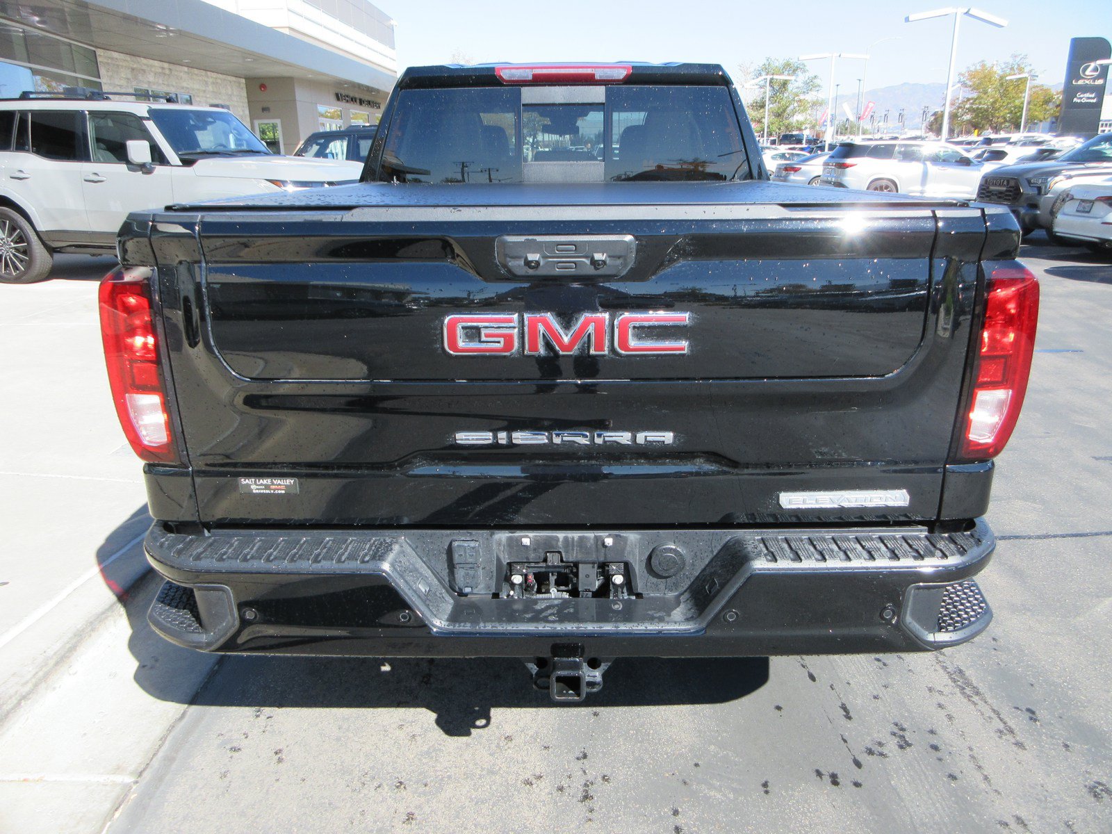 Used 2024 GMC Sierra 1500 Elevation w/ Elevation Premium Package AWD/4WD image 9