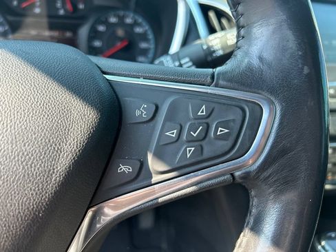 Used 2018 Chevrolet Equinox LT FWD image 22