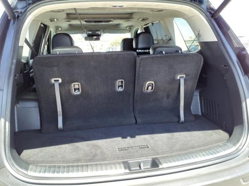 Used 2022 Kia Telluride SX w/ SX Prestige Package image 19