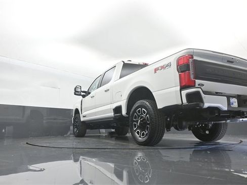 New 2026 Ford F250 Platinum w/ FX4 Off-Road Package image 29