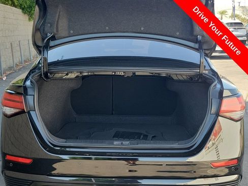 Used 2025 Nissan Sentra SR w/ SR Premium Package FWD image 25