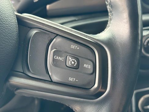Used 2018 Jeep Wrangler Unlimited Sport S AWD/4WD image 16
