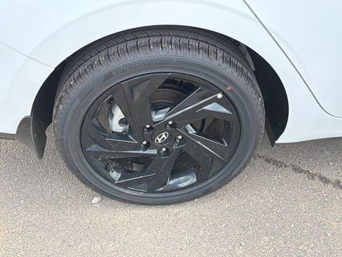 New 2026 Hyundai Elantra SEL Sport FWD image 18