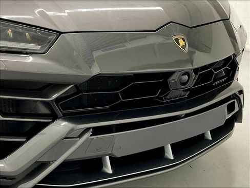 Used 2021 Lamborghini Urus AWD/4WD image 36