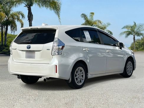 Used 2013 Toyota Prius V Two image 4