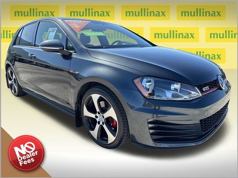 Used 2017 Volkswagen Golf S image 1