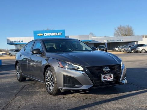 Used 2025 Nissan Altima 2.5 SV image 16