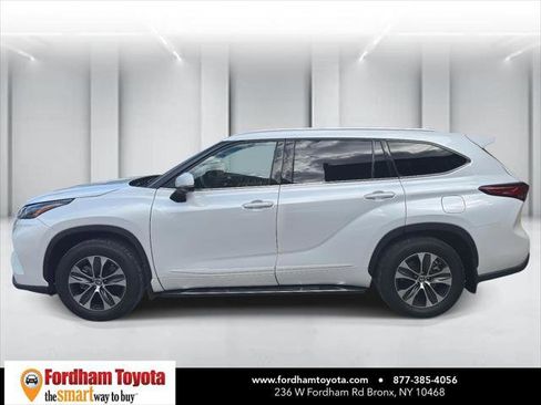 Certified 2022 Toyota Highlander XLE image 8