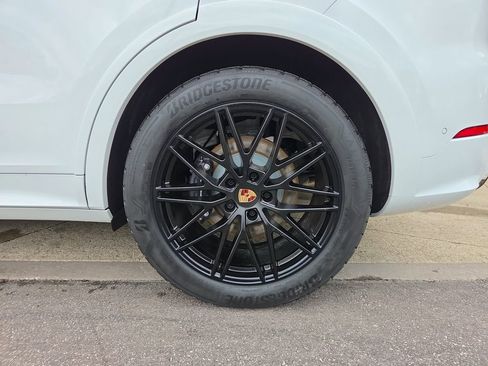 New 2026 Porsche Cayenne image 24