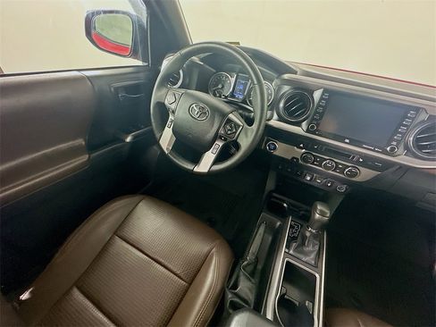 Used 2023 Toyota Tacoma Limited image 9