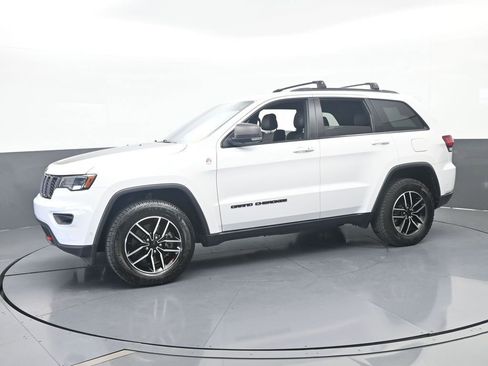 Used 2021 Jeep Grand Cherokee Trailhawk w/ Trailhawk Luxury Group AWD/4WD image 2