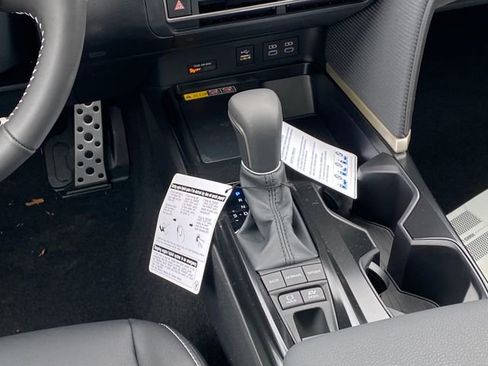 New 2026 Toyota Camry Hybrid AWD/4WD image 16