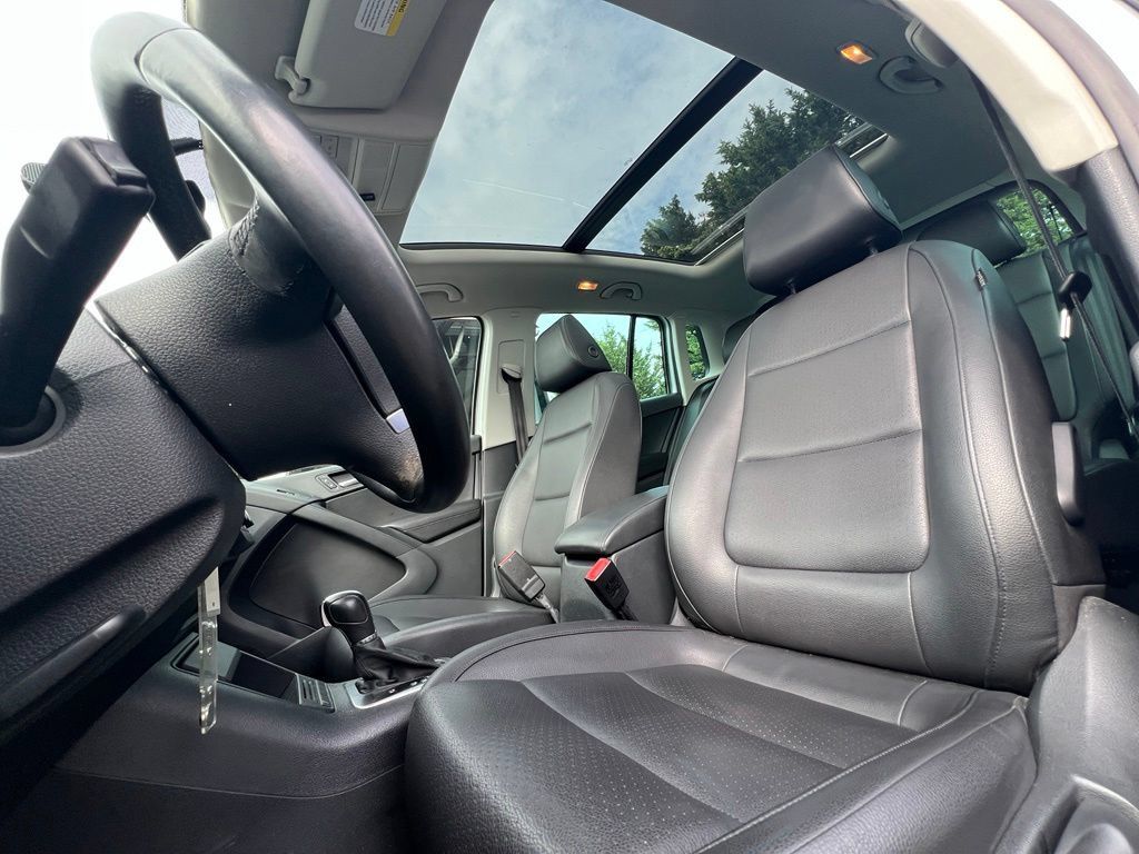 Used 2012 Volkswagen Tiguan S AWD/4WD image 15