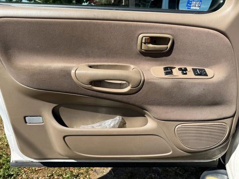 Used 2001 Toyota Tundra SR5 image 9