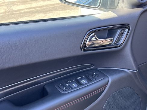 Used 2025 Dodge Durango GT image 12