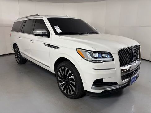 Used 2022 Lincoln Navigator L Black Label image 2