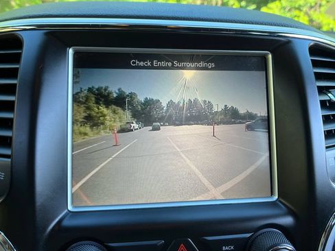 Used 2015 Jeep Grand Cherokee Altitude AWD/4WD image 19