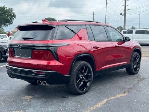 Used 2024 Chevrolet Traverse RS FWD image 5