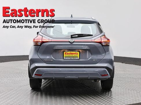 Used 2021 Nissan Kicks SV FWD image 6