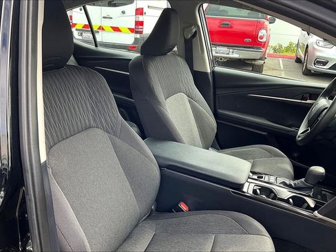 Used 2025 Toyota Camry LE image 8