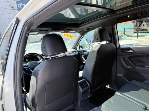 Used 2022 Volkswagen Tiguan SE R-Line AWD/4WD image 20