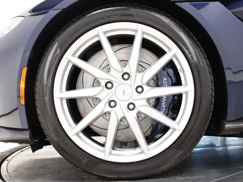 Used 2019 Aston Martin V8 Vantage Coupe RWD image 85