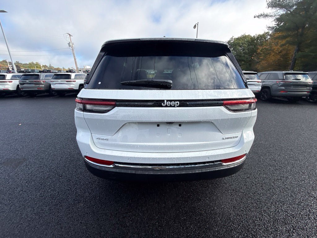New 2027 Jeep Grand Cherokee Laredo X AWD/4WD image 4