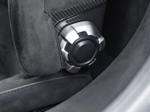 Used 2022 Lamborghini Huracan STO image 17